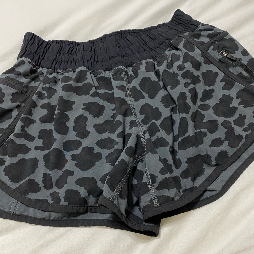 Lululemon leopard tracker shorts 8